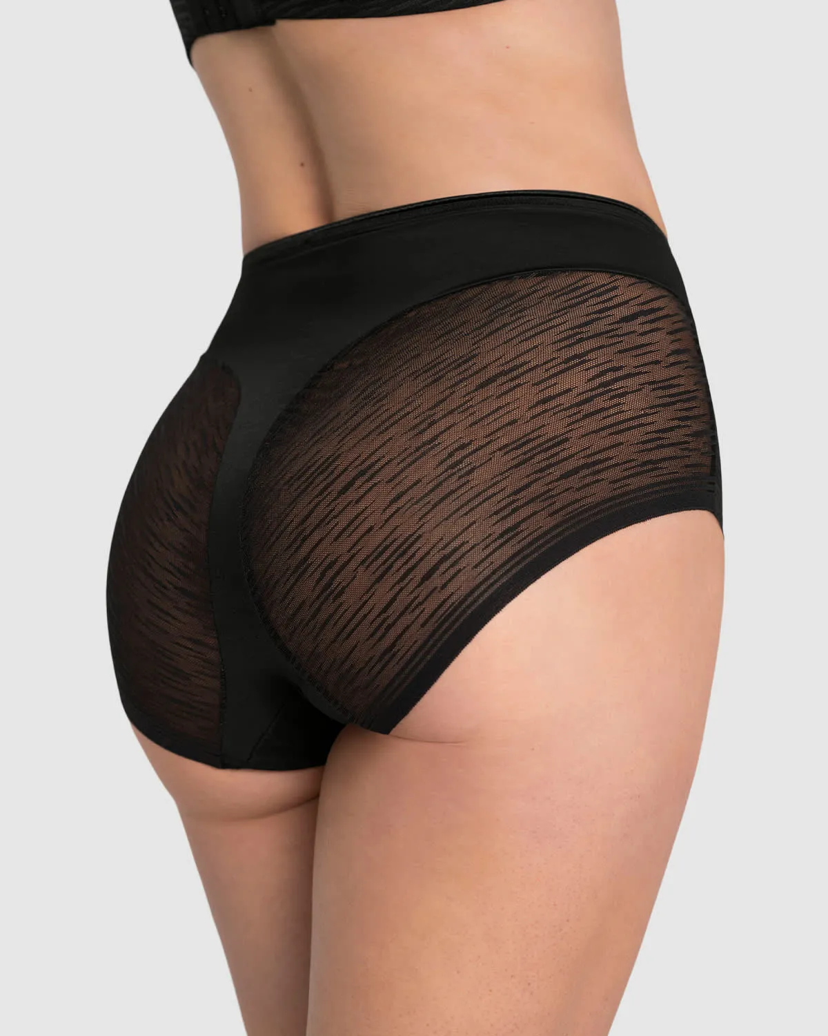 Panty faja clásico invisible con transparencias en glúteos y laterales