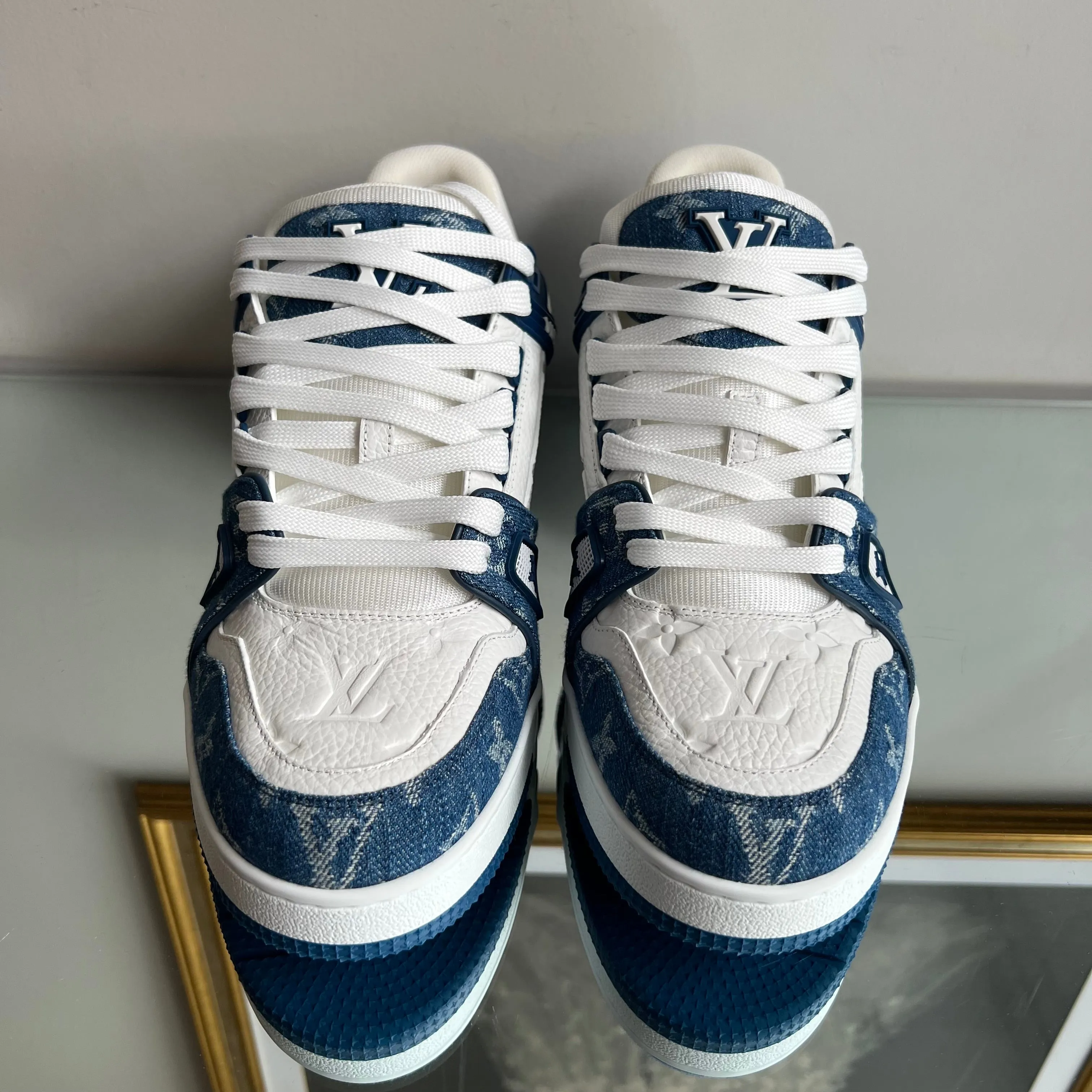 Tênis Louis Vuitton Trainer Azul e Branco