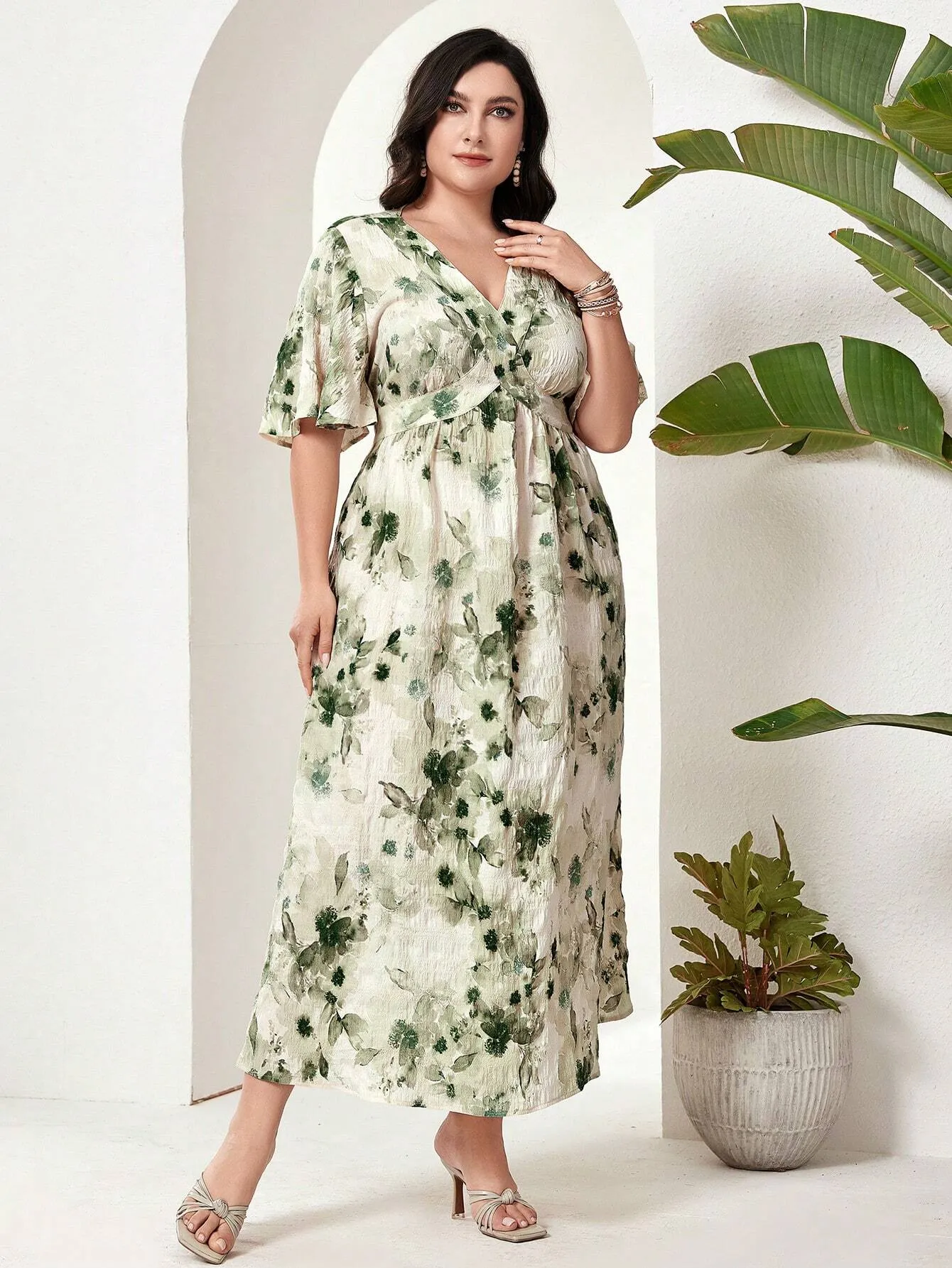 Vestido Feminino Floral Verde Plus Size - Nicole