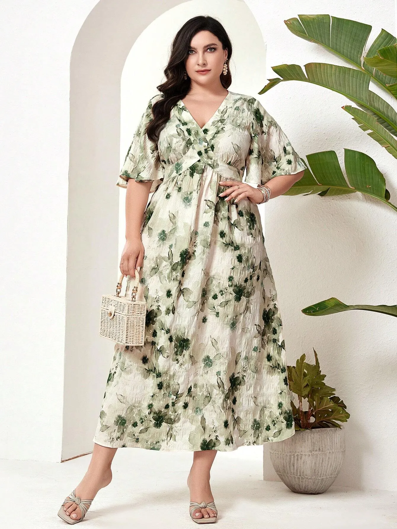 Vestido Feminino Floral Verde Plus Size - Nicole