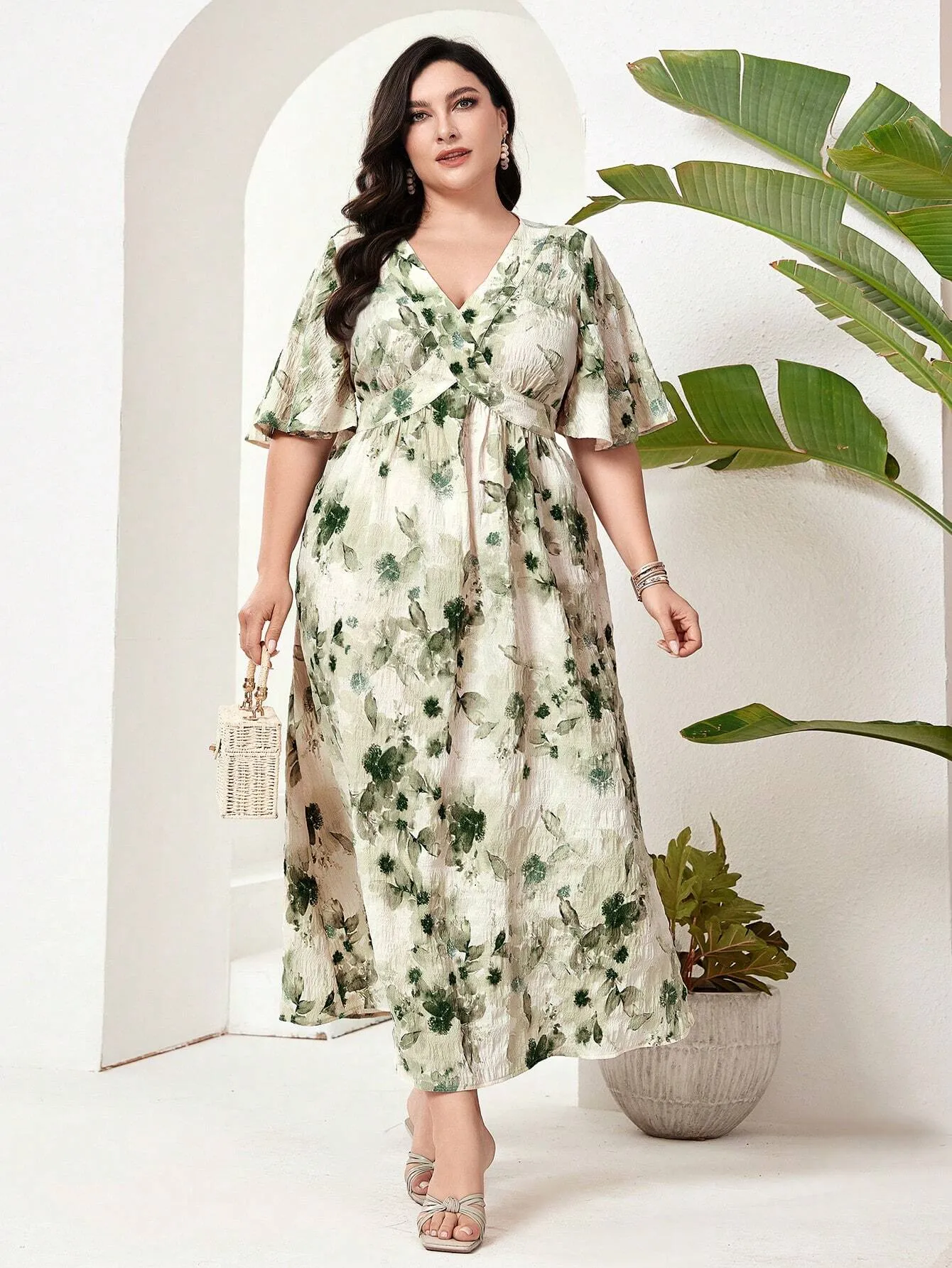 Vestido Feminino Floral Verde Plus Size - Nicole