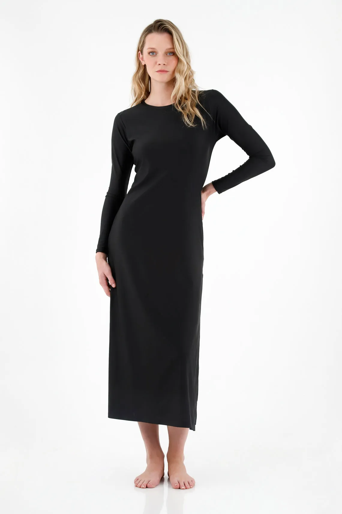 Vestido negro con aberturas en costados para mujer